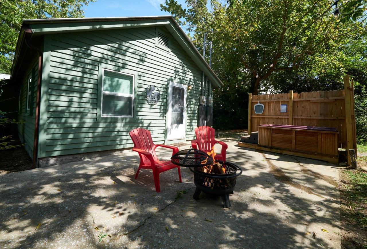 Steps From Downtown Pigeon Forge Parkway + Private Hottub And Firepit - Wifi - Firefly Bungalows Dış mekan fotoğraf