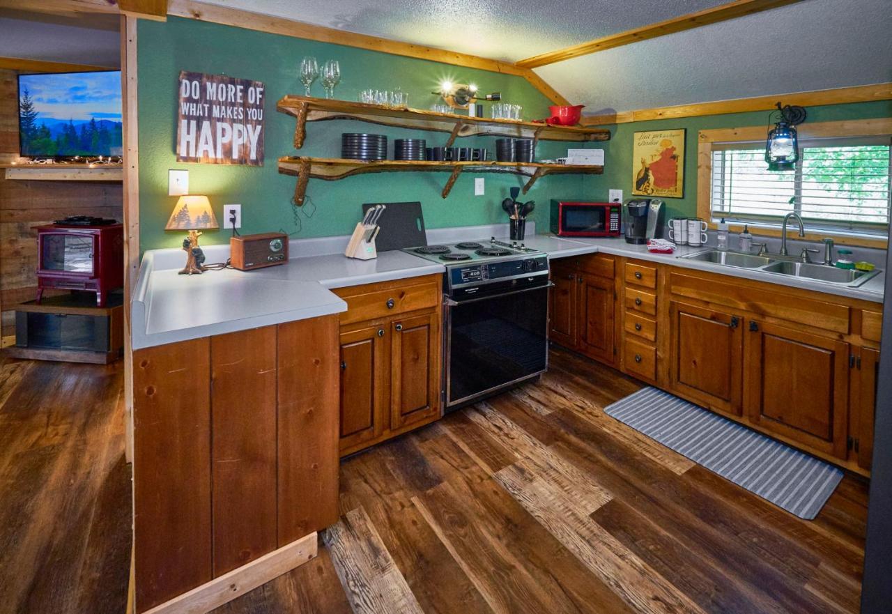 Steps From Downtown Pigeon Forge Parkway + Private Hottub And Firepit - Wifi - Firefly Bungalows Dış mekan fotoğraf