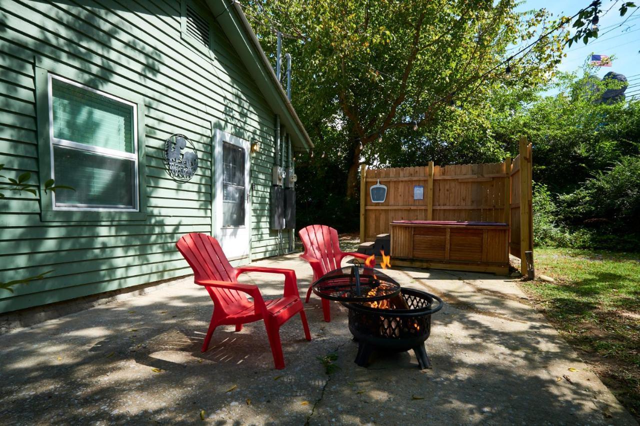 Steps From Downtown Pigeon Forge Parkway + Private Hottub And Firepit - Wifi - Firefly Bungalows Dış mekan fotoğraf